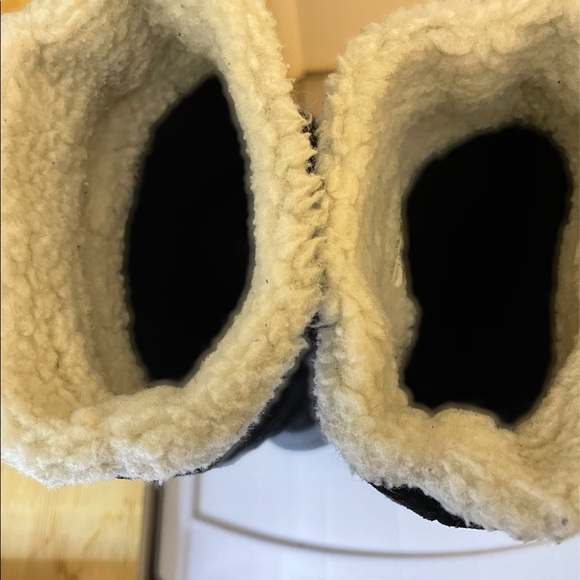 Lands end suede leather Sherpa lined tall boots Size 6 black - Picture 9 of 10